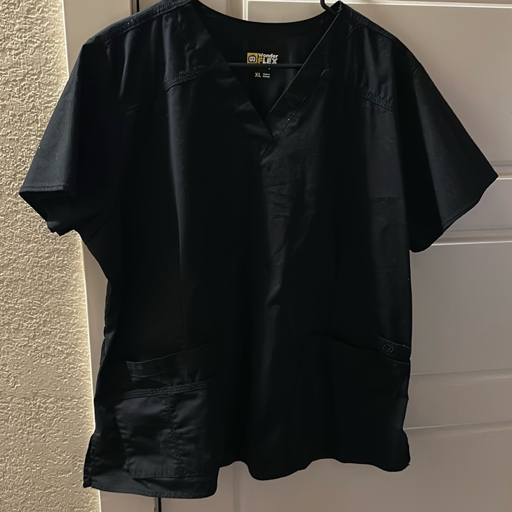 Wonder Flex Scrub Top!